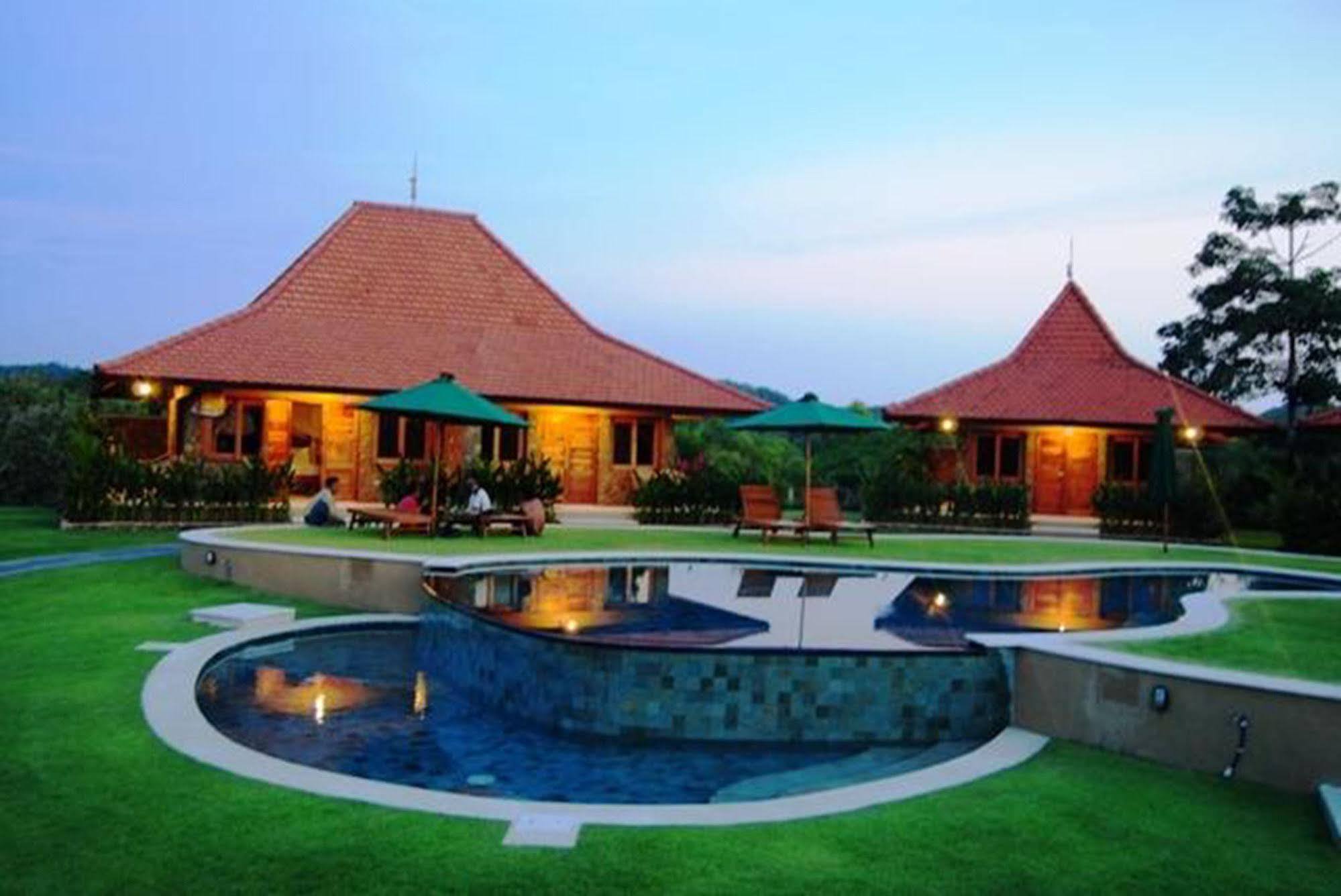 Three Monkeys Villas Pecatu  Exterior photo